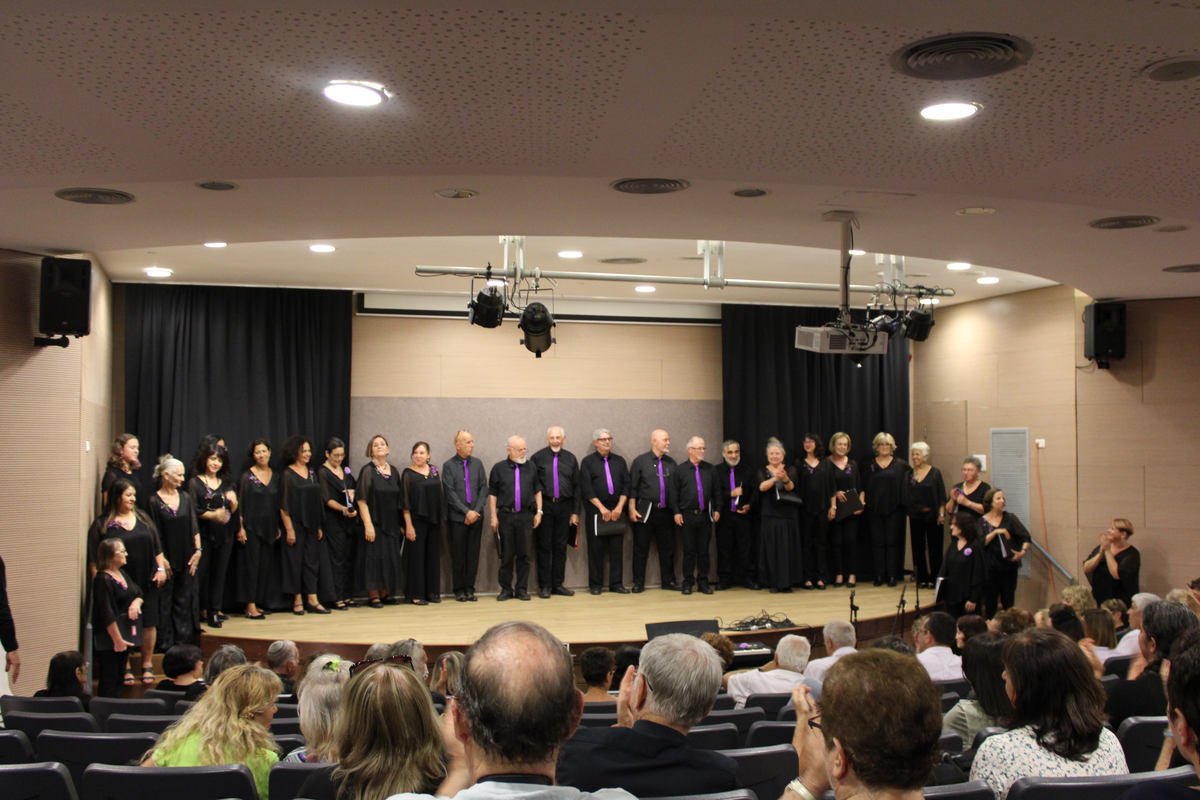 פעילות של מנצחת מאסטרו תמר אביב - מקהלת&nbsp;א-קפלה&nbsp;"גוונים" &ndash;&nbsp; טירת כרמל